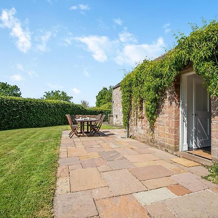 Haytongate Barn Villa Walton  Exteriör bild
